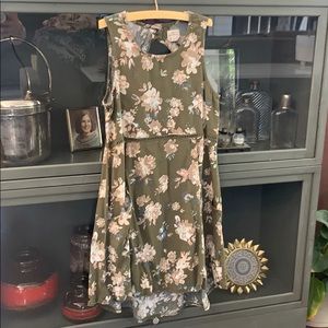 O’Neill girls key hole floral dress with pockets